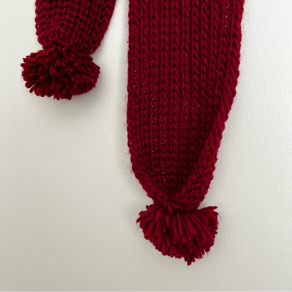 NWOT Zara Girls Chunky Knit Scarf in Burgundy Color - Picture 2 of 3